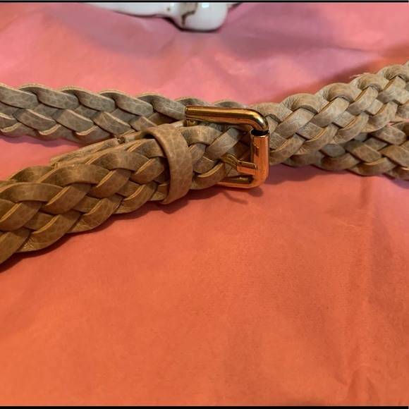 H&M 3/4 Inch Wide Cream Belt with Gold Buckle - Picture 3 of 3